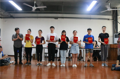 鷹潭職業(yè)播音主持培訓哪家好 來電咨詢 芳華文化藝術(shù)培訓